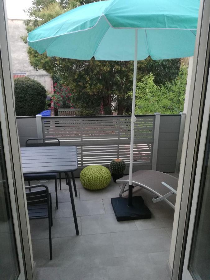Suite Oisivete Avec Terrasse Vue Sur Patio Et Clim Montpellier Exterior photo